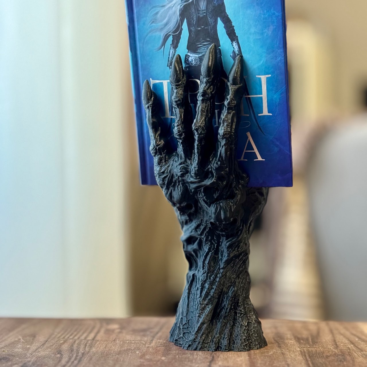 Тримач для книги "Рука-тримач"