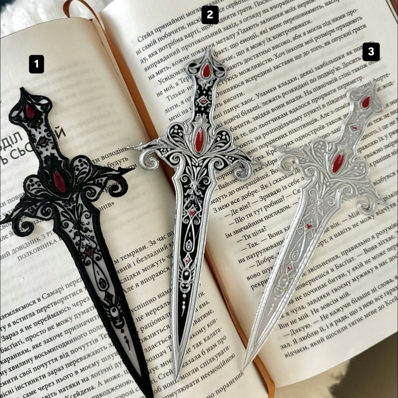 Закладка для книг "Кинджал 01"