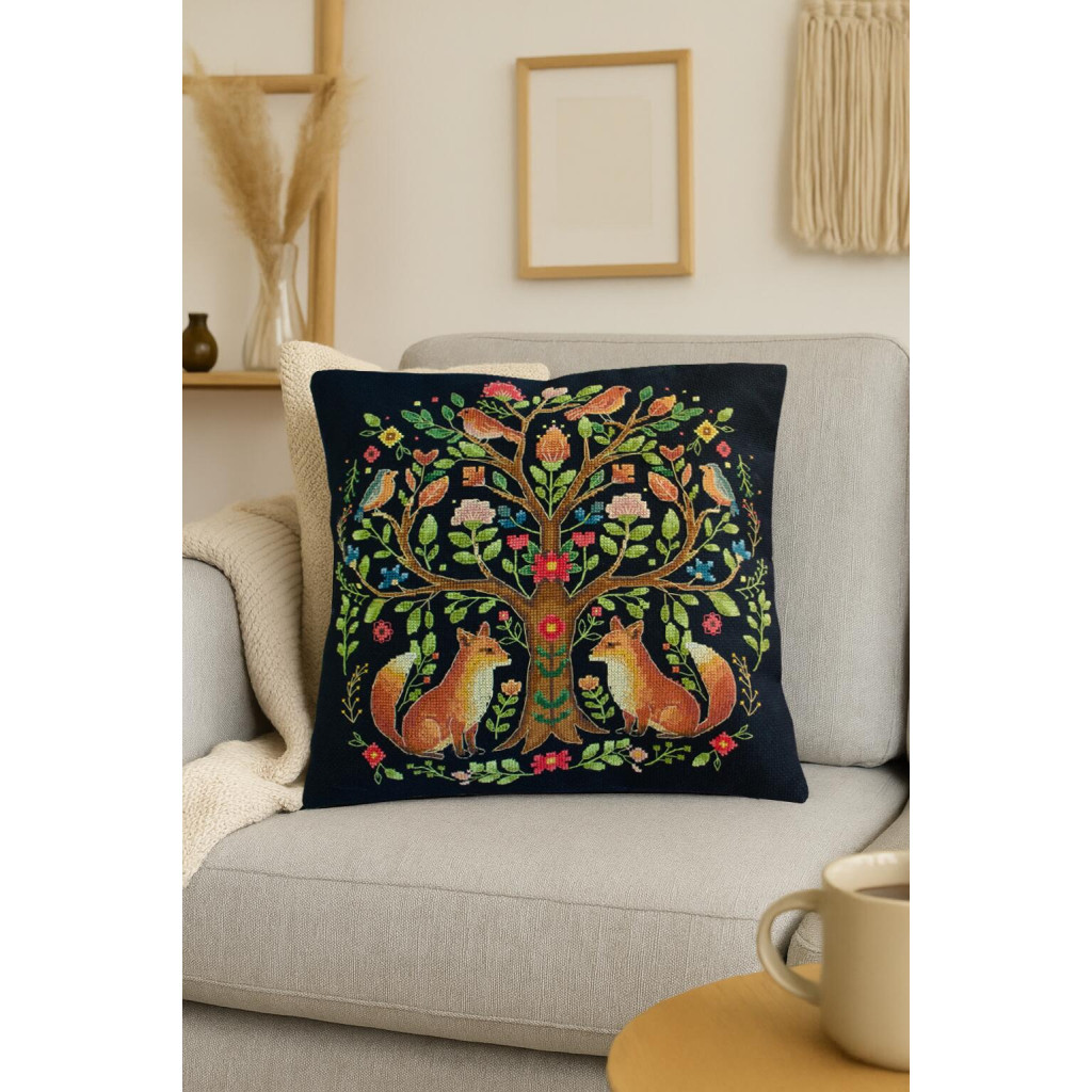 Набор-подушка для вышивания крестиком "Дерево лесных историй", AHP-021 1