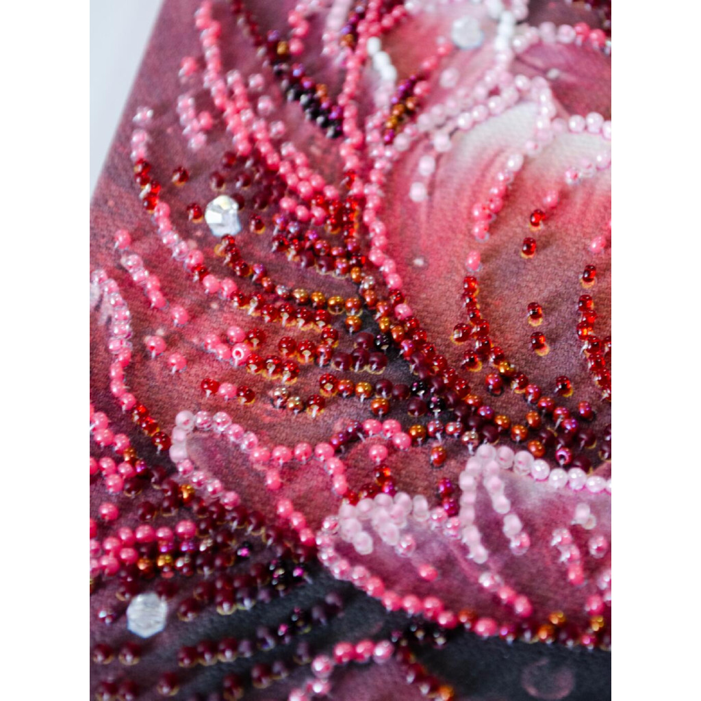 Набор для вышивки бисером на натуральном художественном холсте "Поцелуй росы", AB-951 2