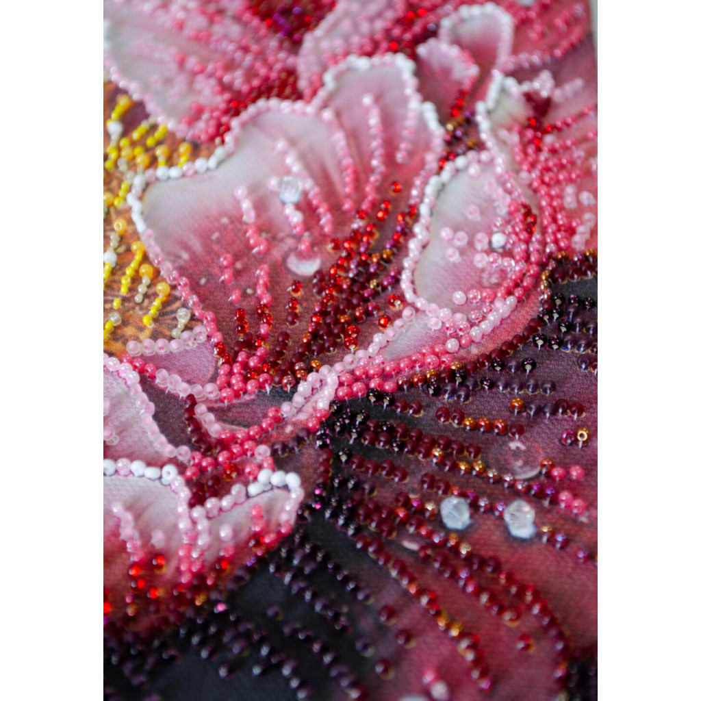 Набор для вышивки бисером на натуральном художественном холсте "Поцелуй росы", AB-951 3