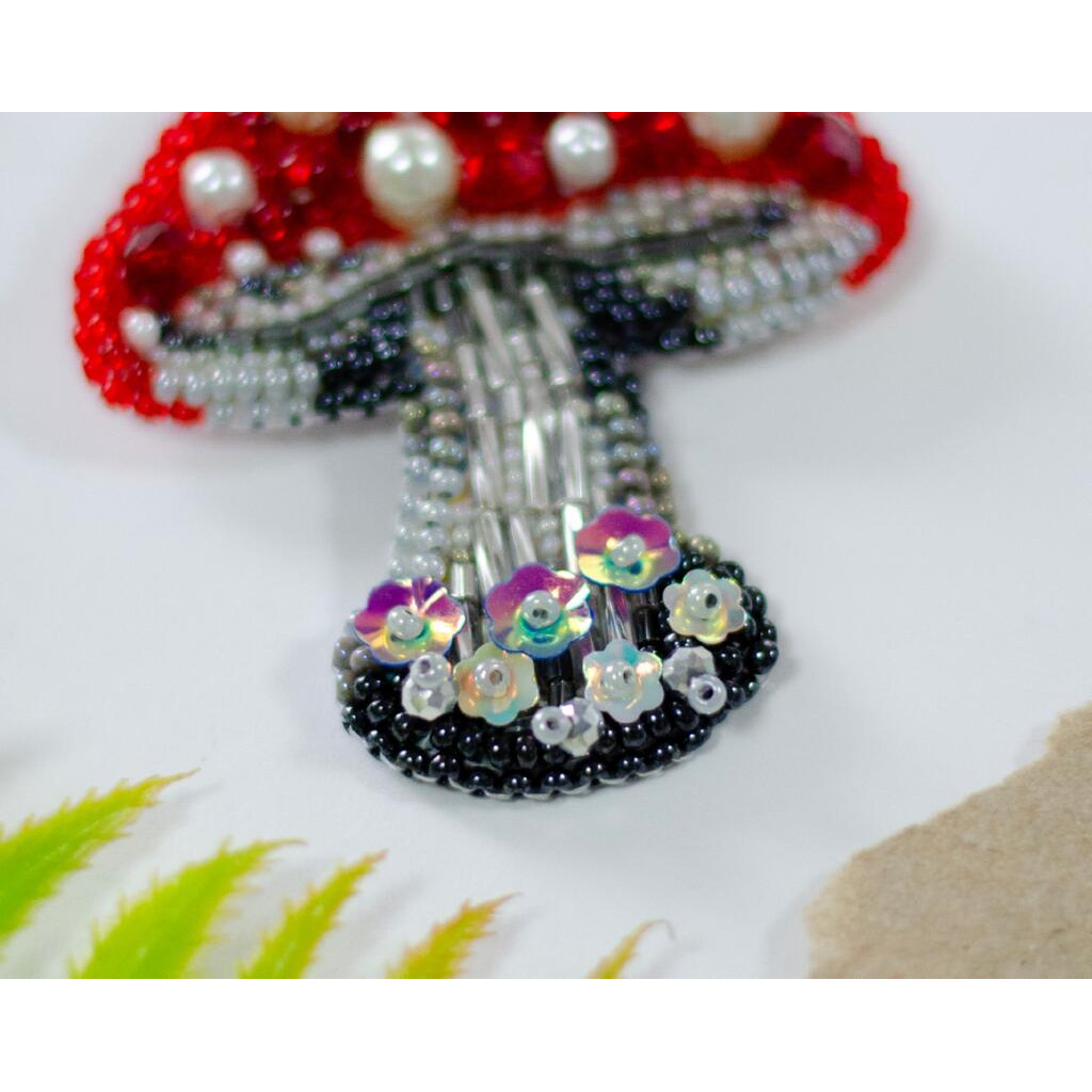 Набор для вышивки бисером украшения на натуральном художественном холсте "Запретная красота", AD-241 1