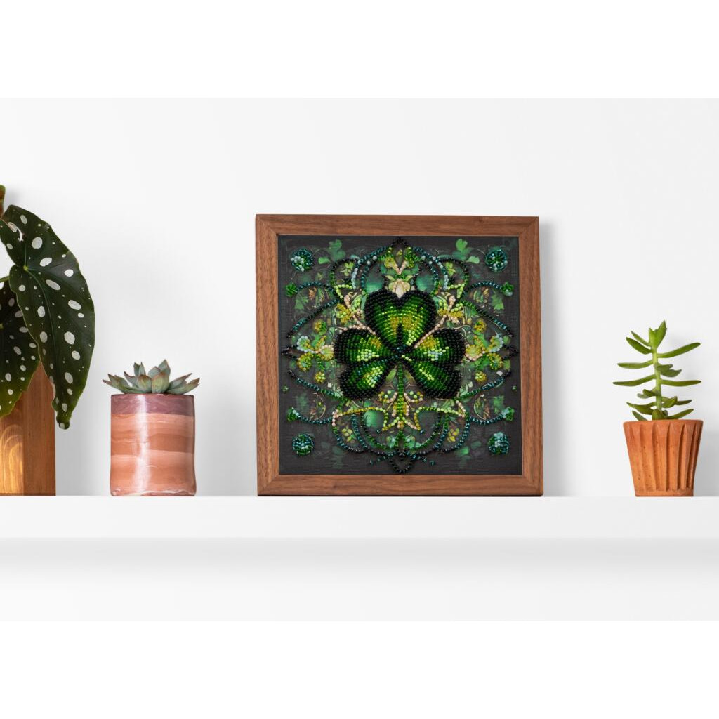 Набор-мини для вышивания бисером на натуральном художественном холсте "Калейдоскоп удачи", AM-251 6