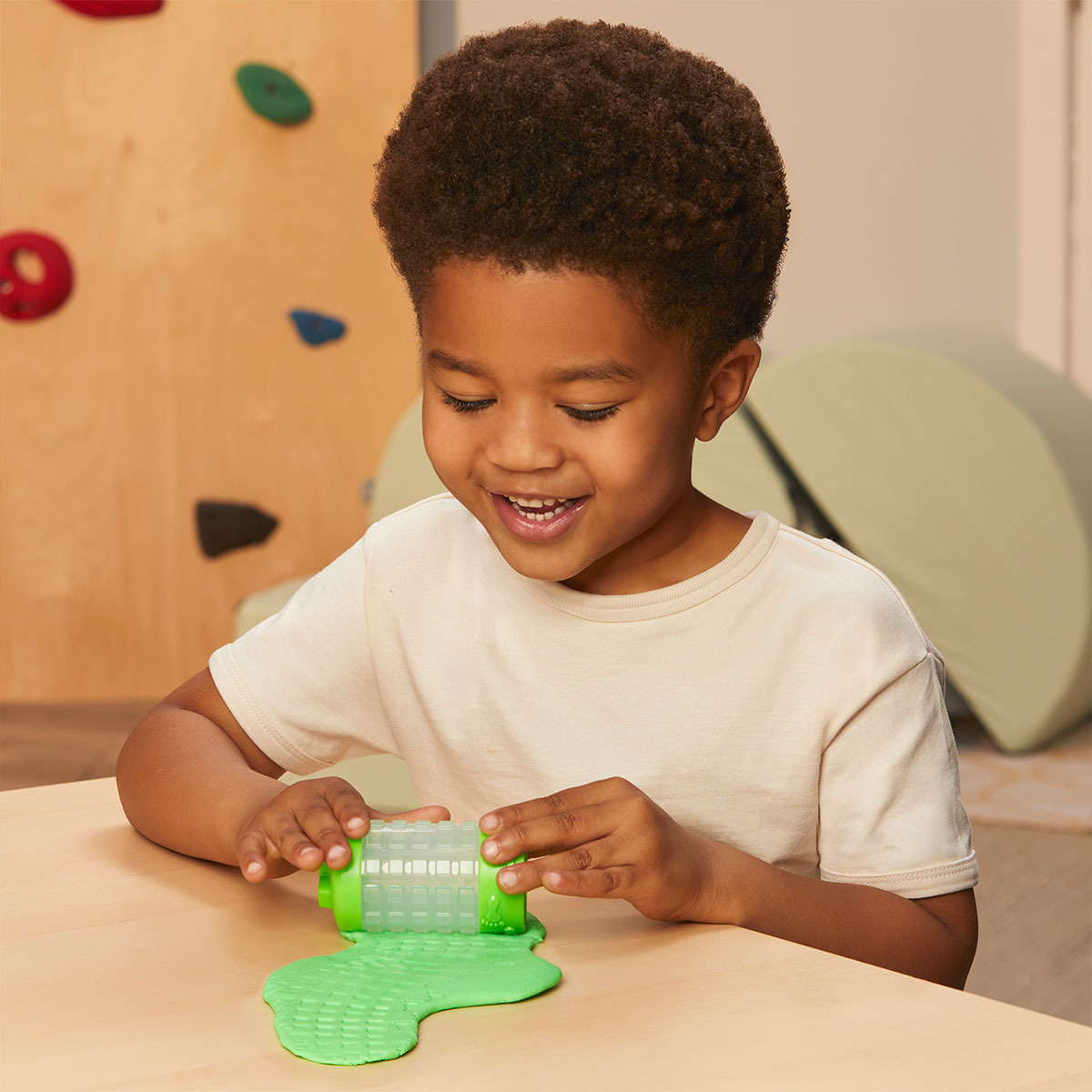 Не засыхающая масса для лепки WONDER FACTORY – МИР ЦВЕТА И ФОРМЫ (в ассорт., в дисп.), 595120 9