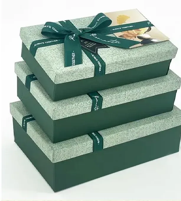 Подарочная коробка прямоугольная, зеленая с бантом, 21*14*8 см, 1103437022 1