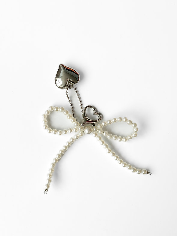 Брелок-підвіска бантик перлини білий кріплення сердечко, BR14