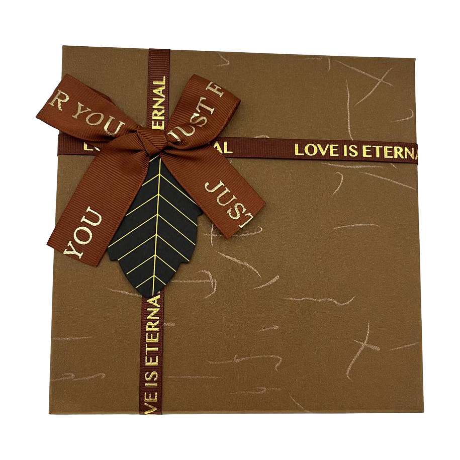 Подарункова коробка квадратна, коричнева з бантом, 15,5*15,5*6,5 см, 420324441 1