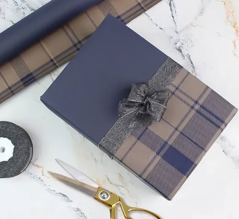 Папір пакувальний, крафт "Клітина синя+тонування синім" в рулоні (0,7*8 м), 255-4631