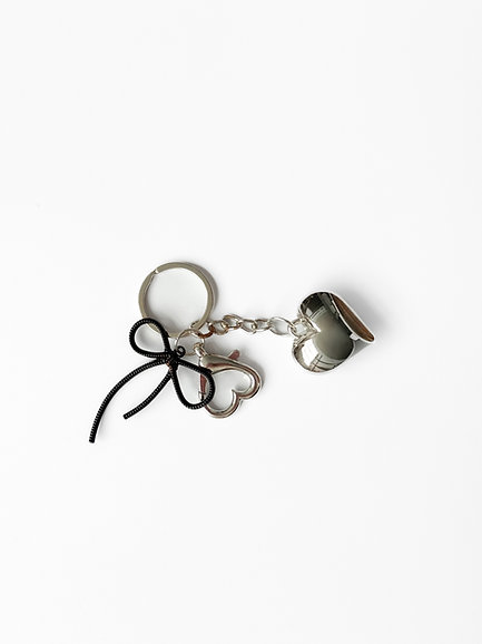 Брелок-подвеска металл сердце и бантик черный и серебро, BR15