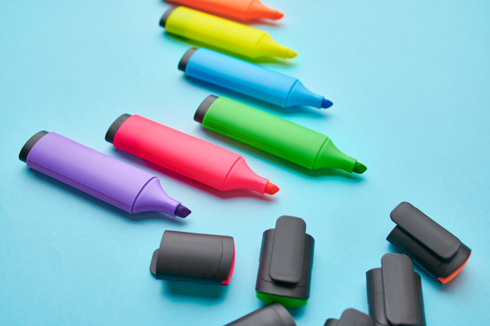 Набори текстовиділювачів та маркерів для білих дошок в Akvarel.