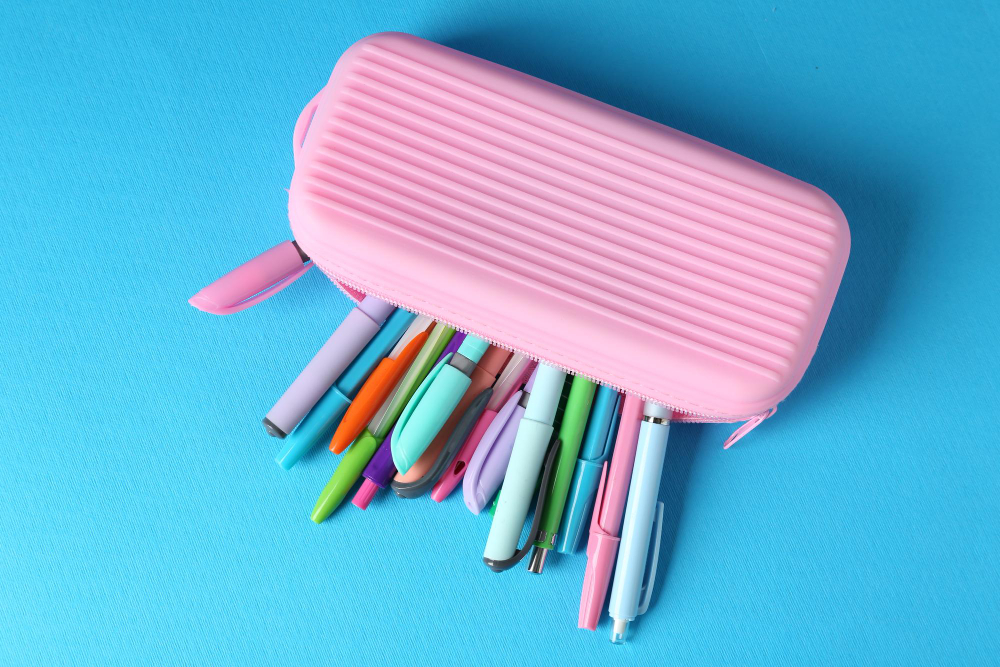 Прикольні та круті пенали для підлітків у магазині Akvarel.