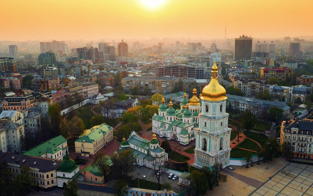 Книга "Treasures of Ukraine. A Nation’s Cultural Heritage" (а) (6038) 5