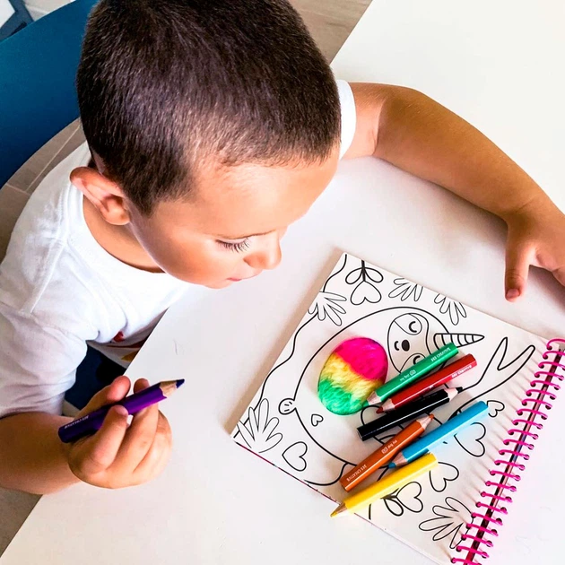 Книжка-раскраска "Пушистики" (15 л., 40 стикеров с блестками), 0112S 4