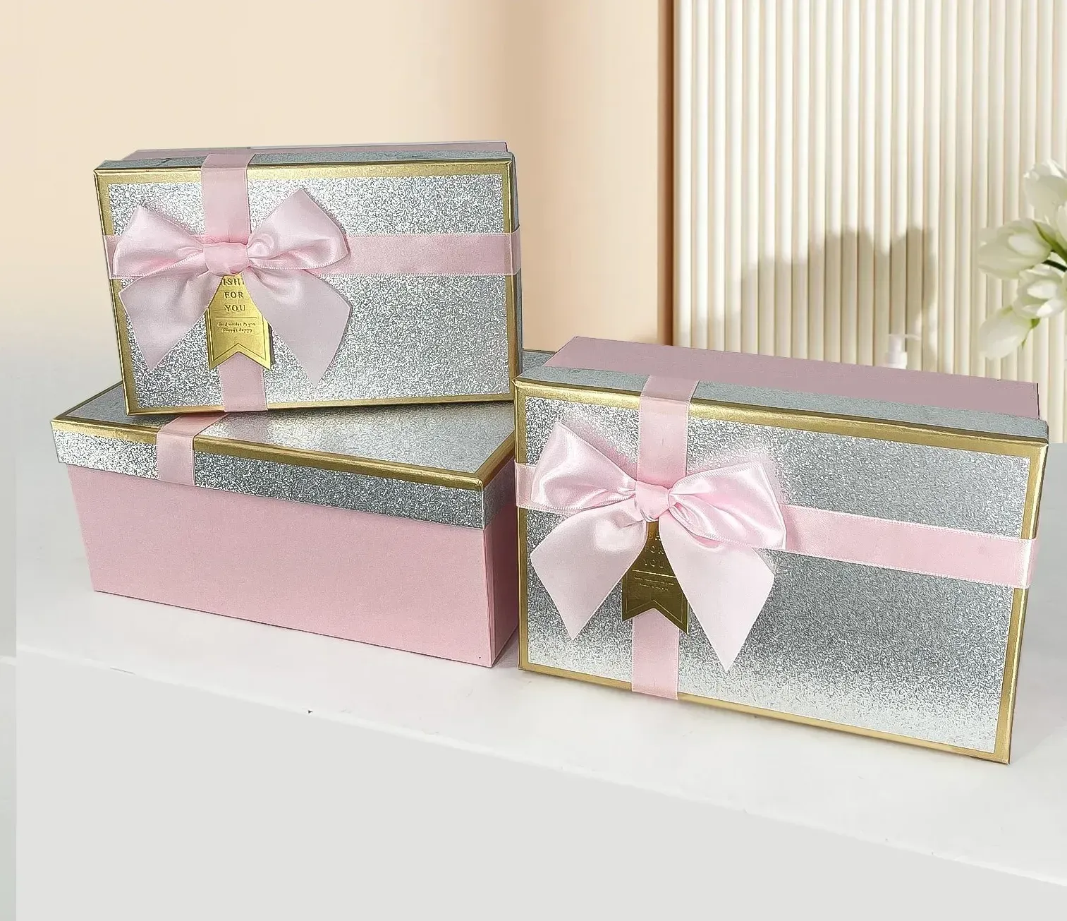 Подарункова коробка прямокутна, "Срібний глітер" з бантом, 23*16*9,5 см, 1103402813 1