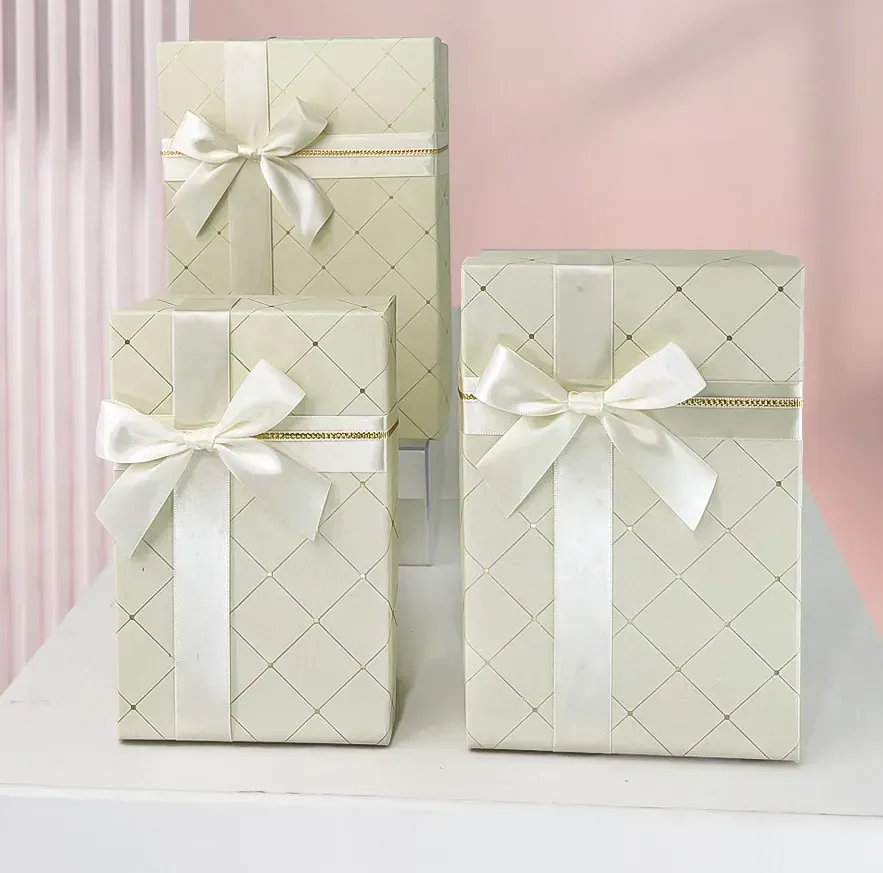 Подарункова коробка прямокутна, біла з бантом, 21*14*8 см, 1103448632 1