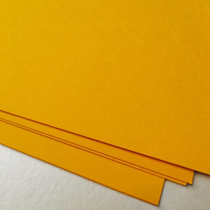 Картон дизайнерский А4 300 г/м2, желтый темный, UR-3774613R