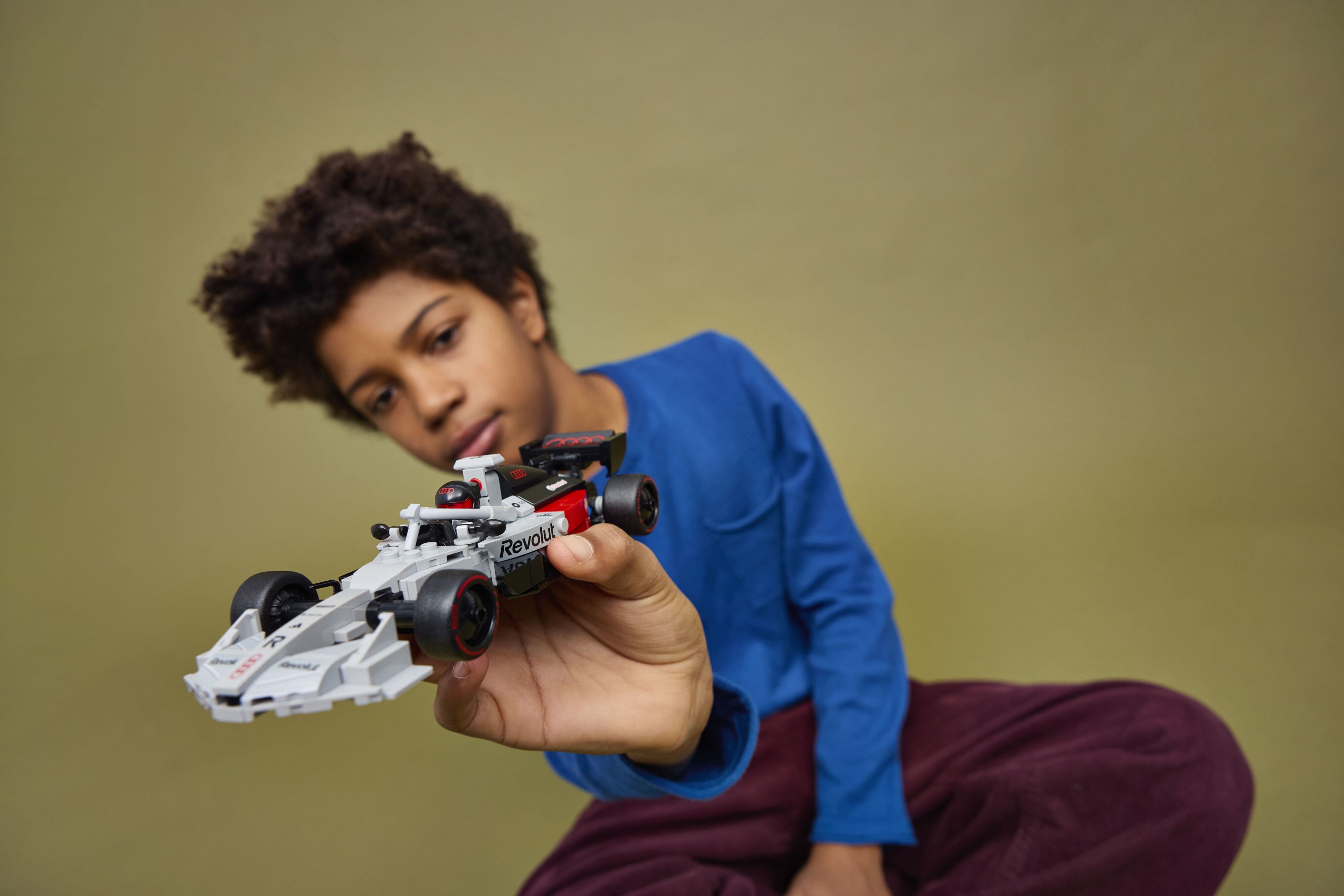 Конструктор Lego Speed ​​Champions "Гоночный автомобиль Audi Revolut F1® Team R26", 77259 10