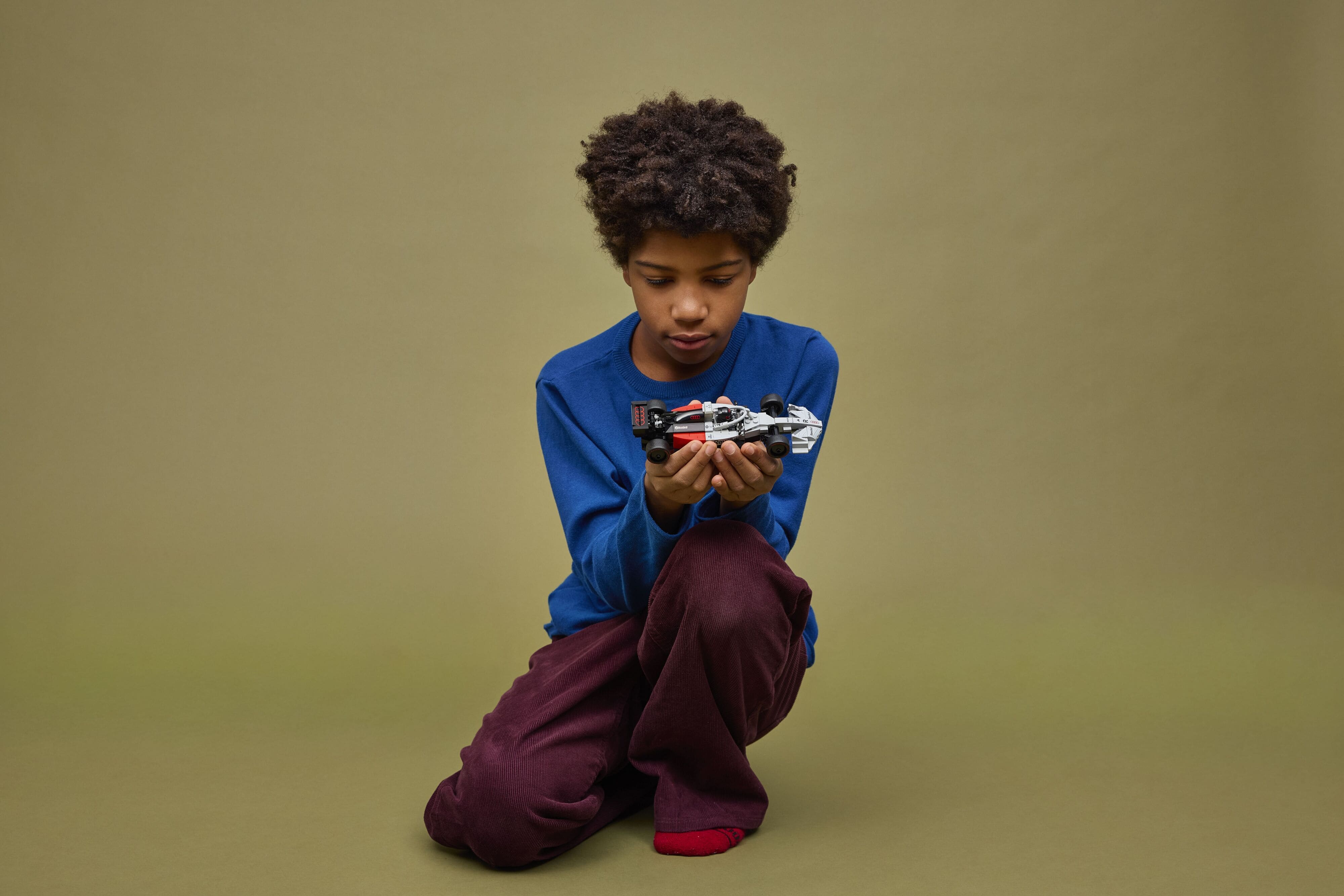 Конструктор Lego Speed ​​Champions "Гоночный автомобиль Audi Revolut F1® Team R26", 77259 11