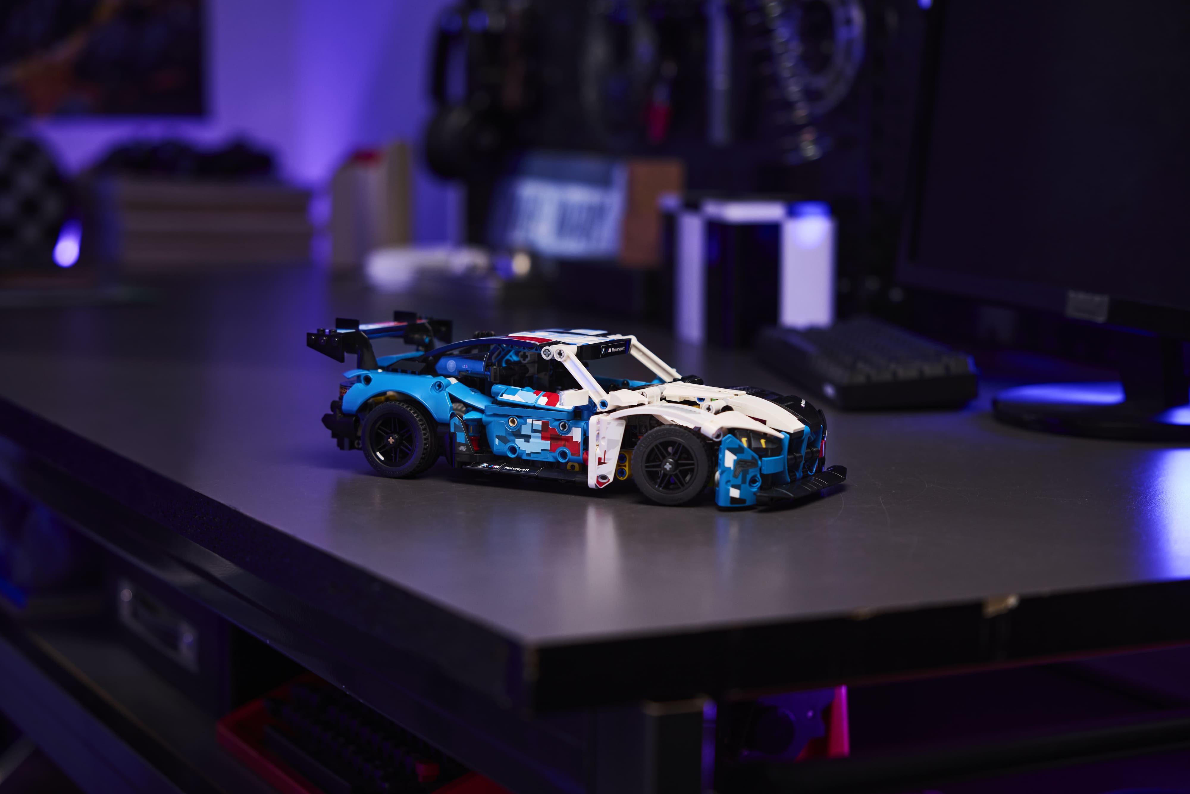 Конструктор Lego Technic "Автомобіль для перегонів BMW M4 GT3 EVO", 42226 6