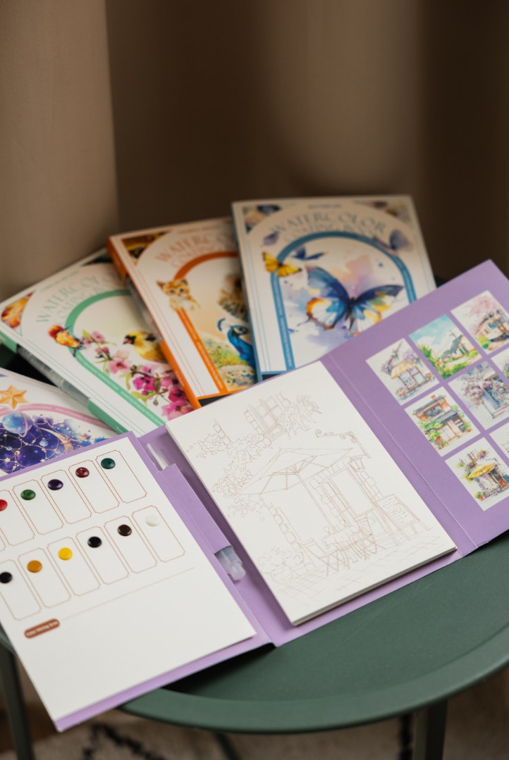 Акварельний скетчбук, з ручкою та твердими фарбами "Місто", SKETCH5 5