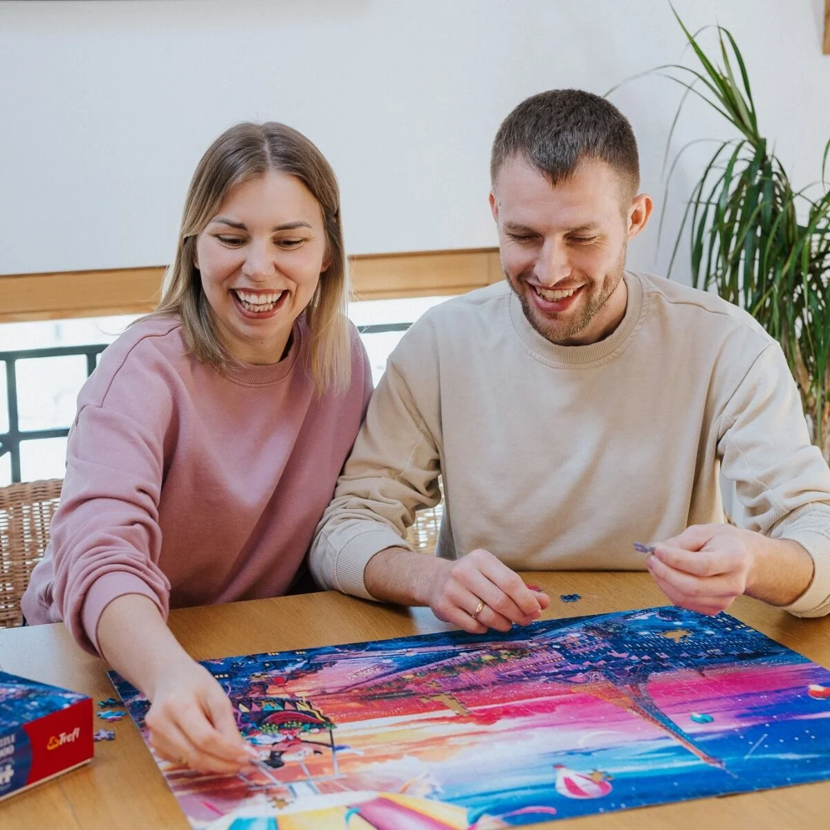 Пазли "1000 Premium Plus" - Disney Міккі та Мінні в Парижі, Trefl, 10917 4