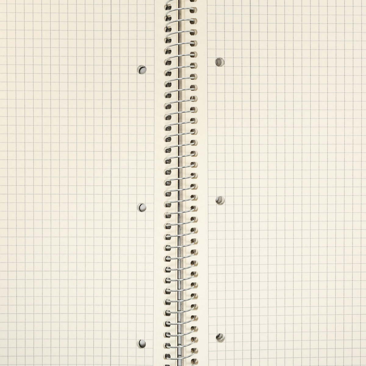 Коледж-блок А4+ 80 арк. кл., кремовий блок, 70г/м2, чорний картон (0251) 5