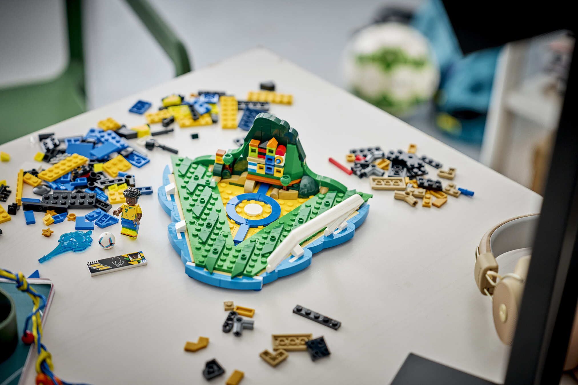 Конструктор Lego Editions "Вінісіус Жуніор — найкращі моменти футбольних матчів", 43027 продукт