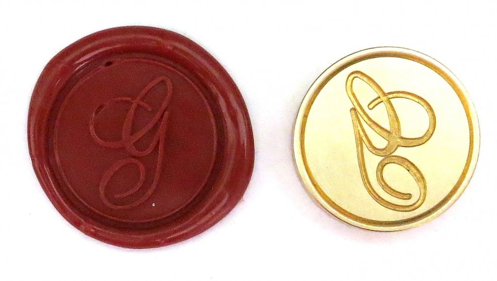 Круглая латунная печать d24 мм – англ. буква "G" с лакированной деревянной ручкой, 40107T