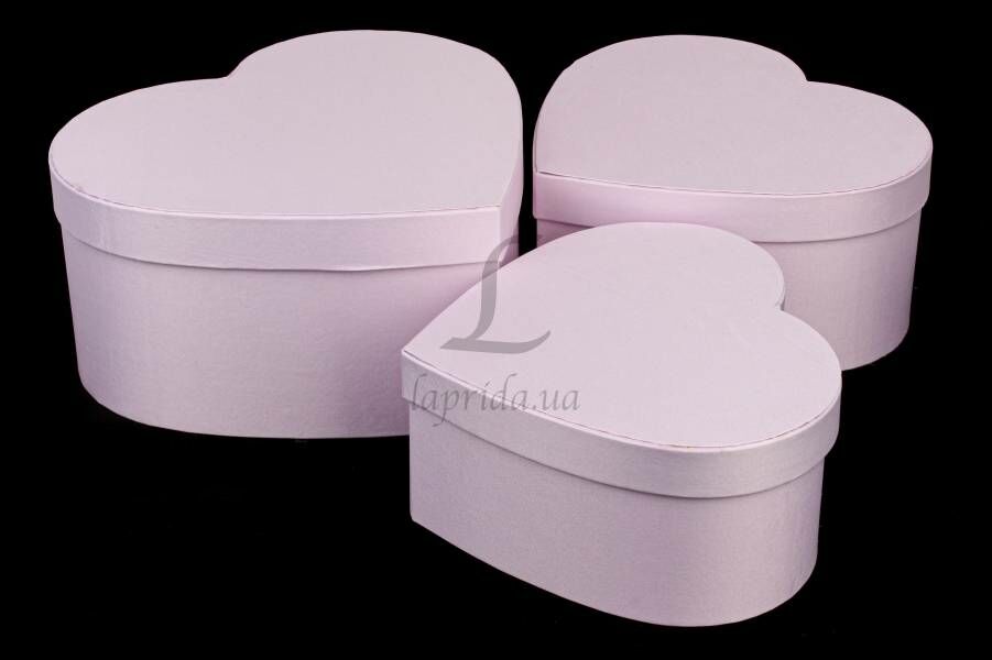 Подарункова коробка середня серце, W5042
