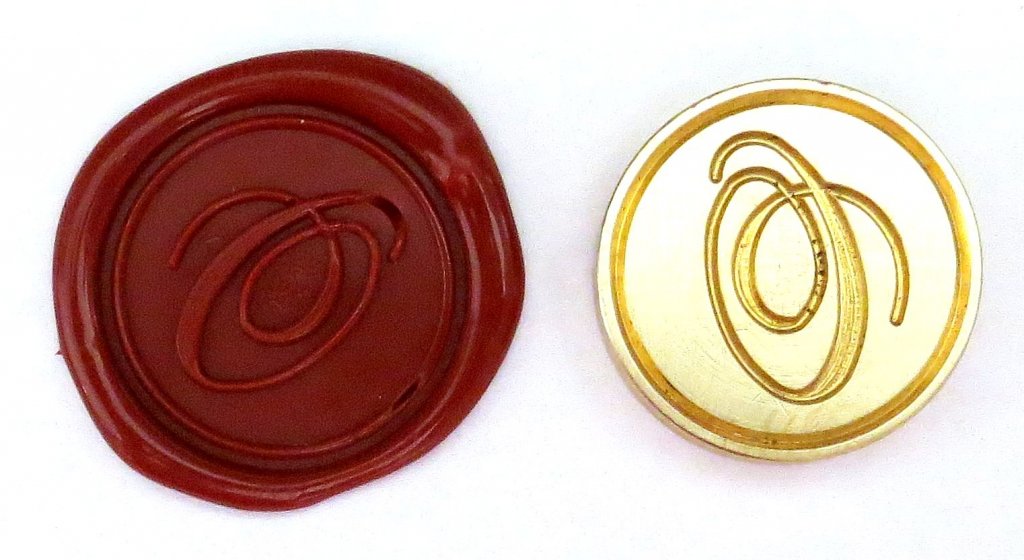 Круглая латунная печать d24 мм – англ. буква "O" с лакированной деревянной ручкой, 40115T