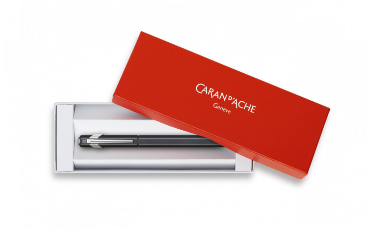 Ручка чорнильна Caran d’Ache 849 Чорна EF+box, 842.009