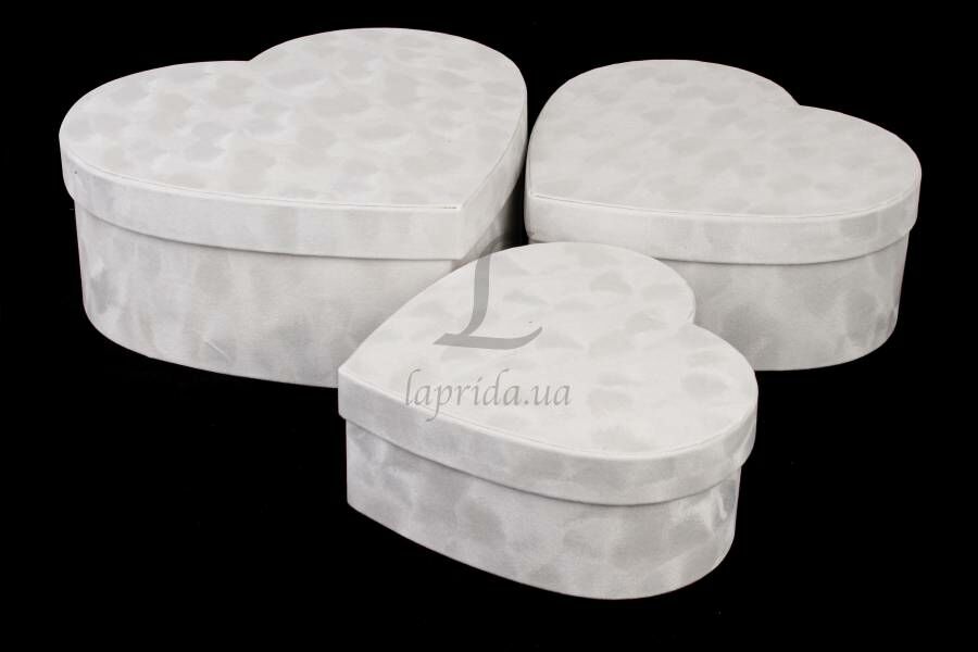 Подарункова коробка середня серце, W7230