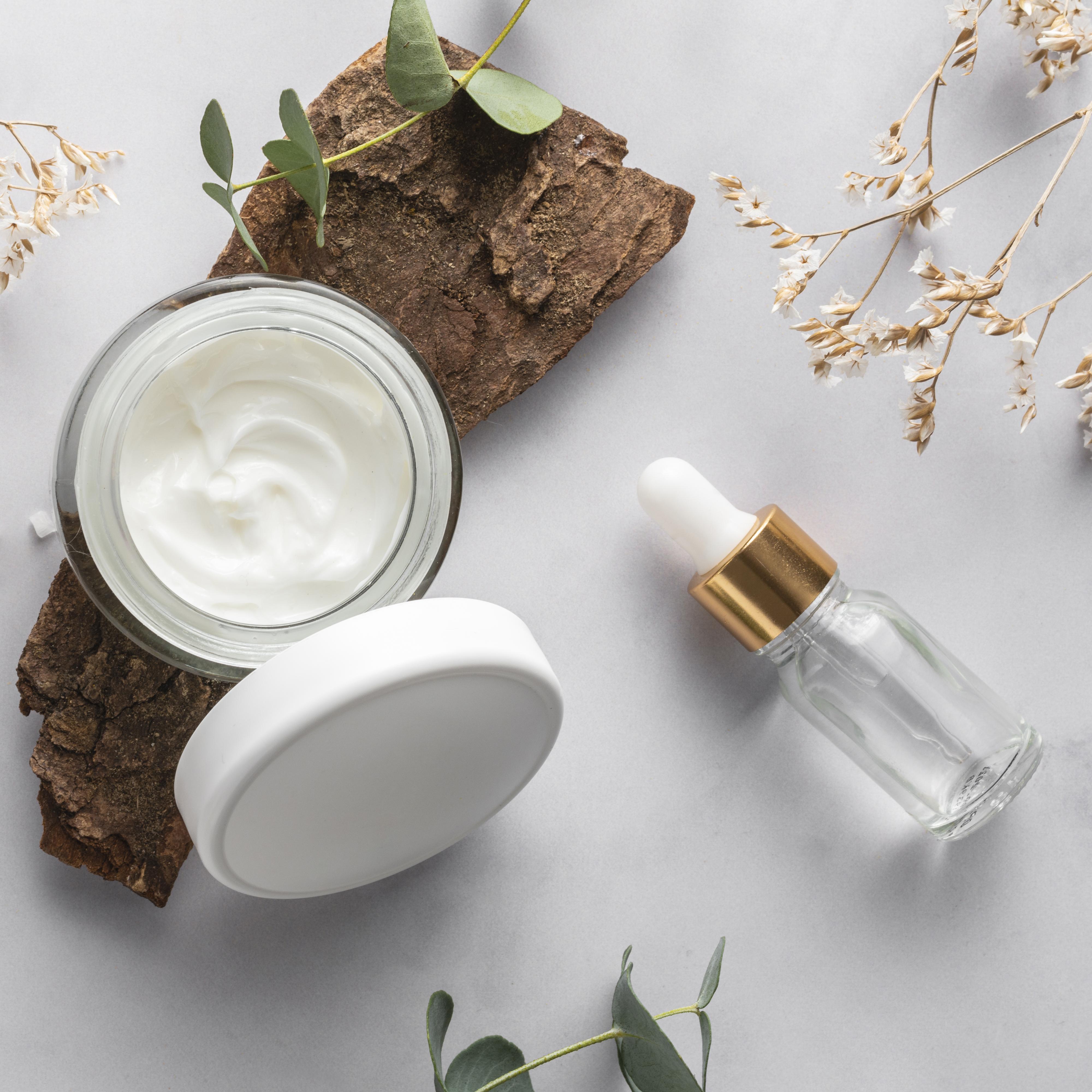 Доглядова та декоративна косметика 